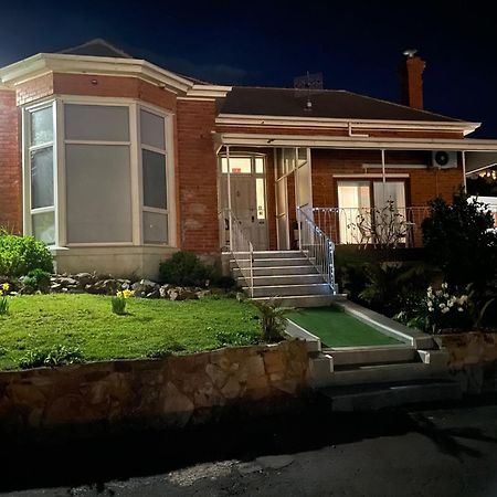 Hotel Oakleigh House Burnie Exterior foto