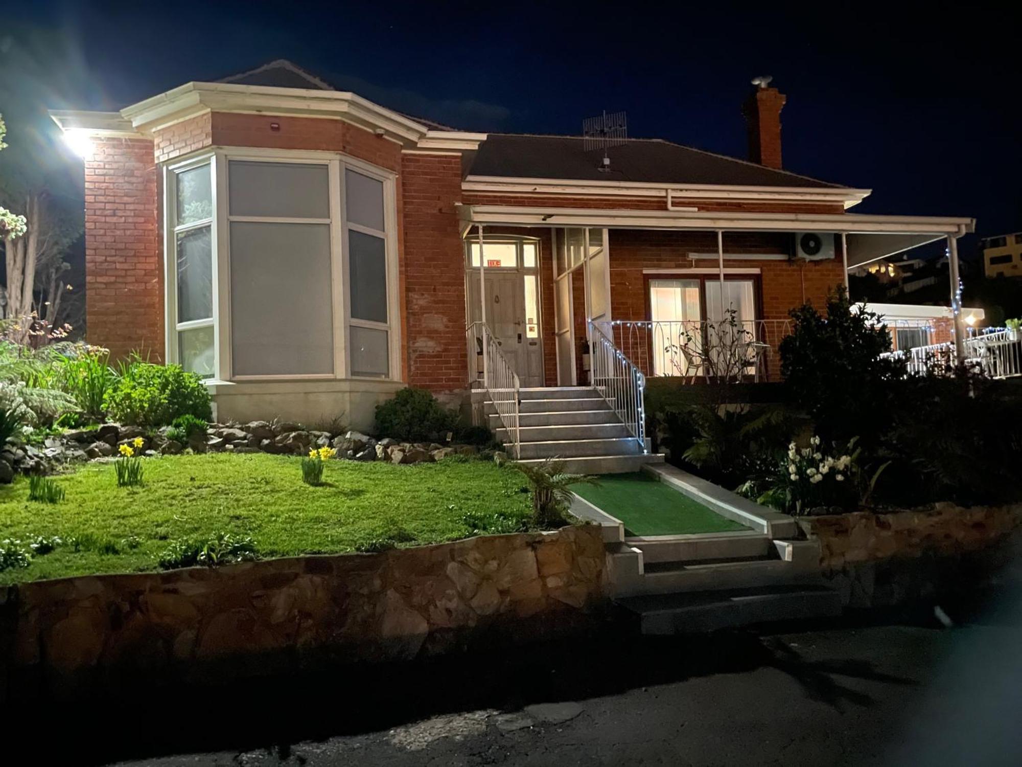 Hotel Oakleigh House Burnie Exterior foto